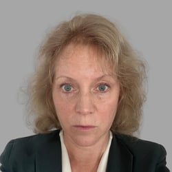 Susan Armstrong Headshot